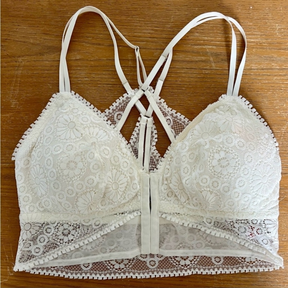 Aerie- Elegant Lace Padded Bralette